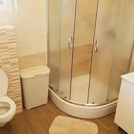 In Mit Privatem Pool By Interhome Vikendica